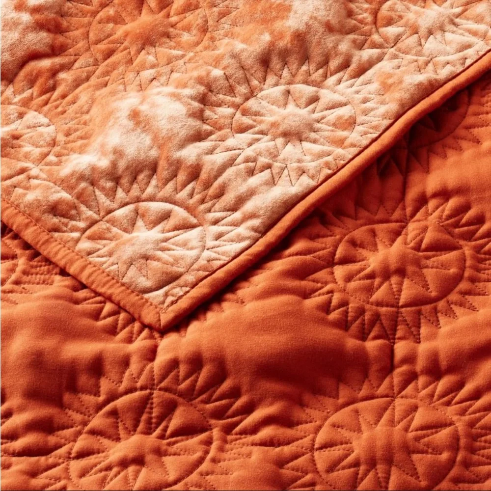 Sun Stitched Vintage Velvet Quilt Coral Opalhouse Full/Queen NWT